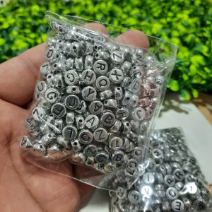 Letras acrílicas redondas plateadas letras negras