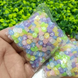 Letras acrílicas redondas colores pastel letras blancas