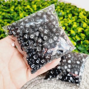 Letras acrílicas redondas negras letras blancas