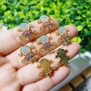 Dije de niña en enchape de oro 18k
