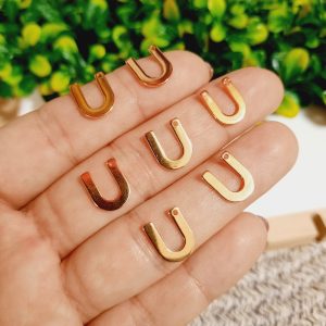 Dije de letra letra en acero inoxidable "U"