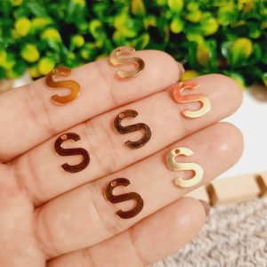 Dije de letra letra en acero inoxidable "S"