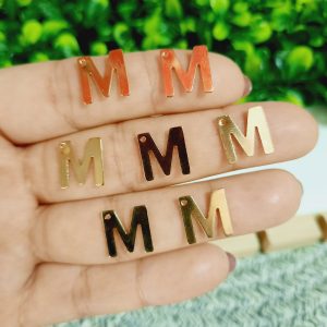 Dije de letra letra en acero inoxidable "M"