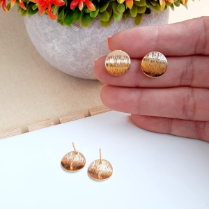 Patentes pequeña redonda chapado en oro 18k